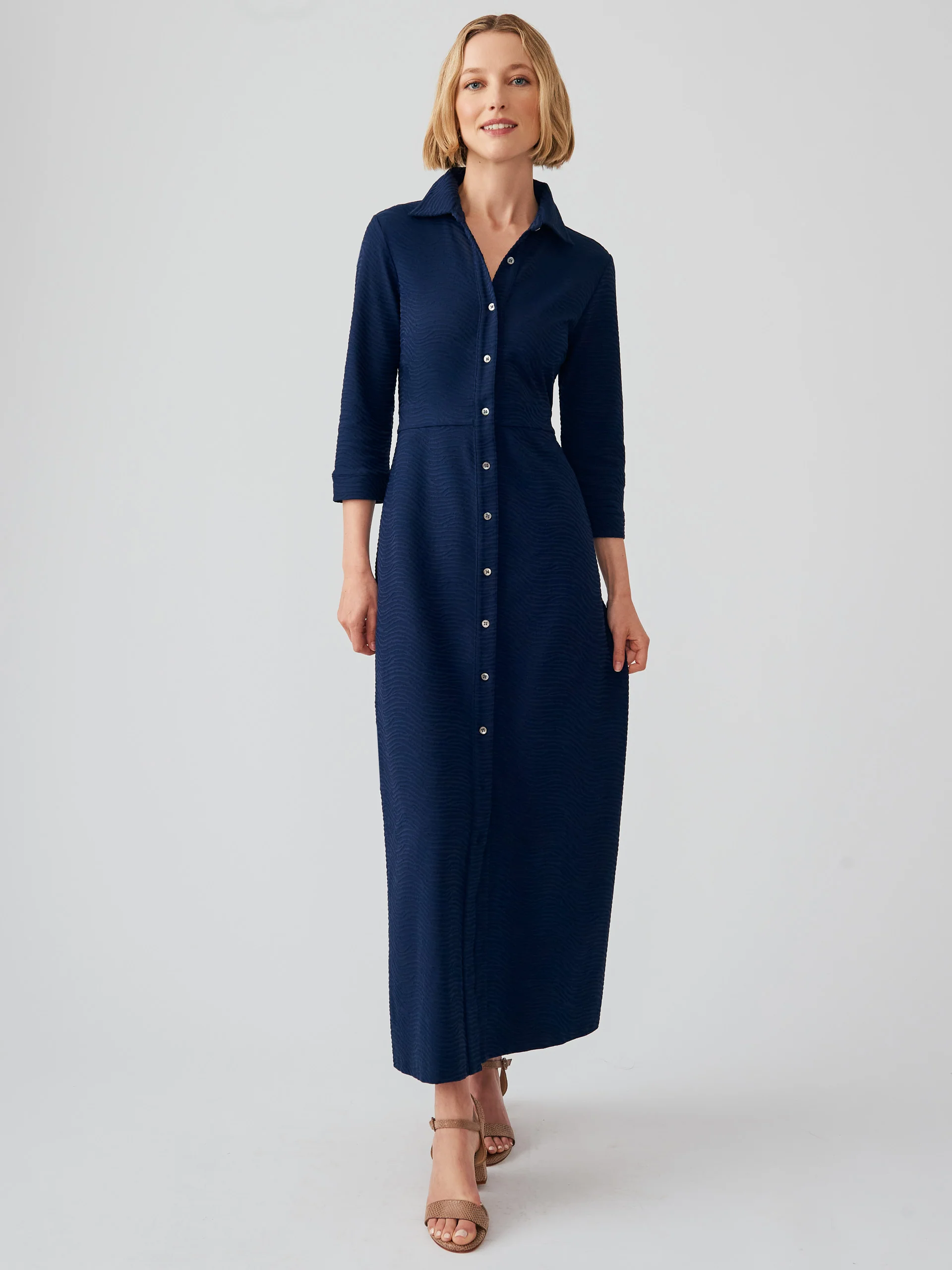 Kailyn Maxi Dress in Radio Waves Jacquard - Image 3